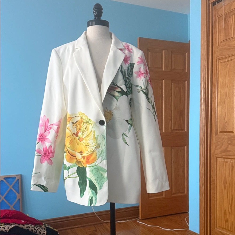 Karl Lagerfeld White Blazer with Floral Print